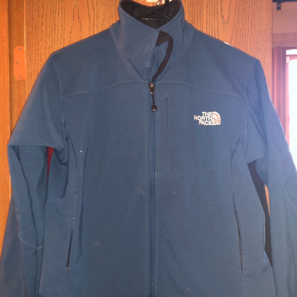 Women’s size small The North Face Apex jacket